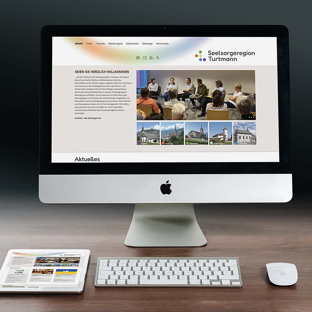 Hena Cosmetic: Ansicht PC Monitor mit Kaffee